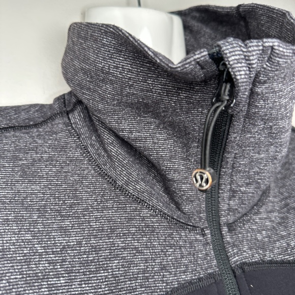 SOLDLululemon Stride Jacket *Soft Mini Check Black Heathered Coal Mini Check / - Picture 14 of 14